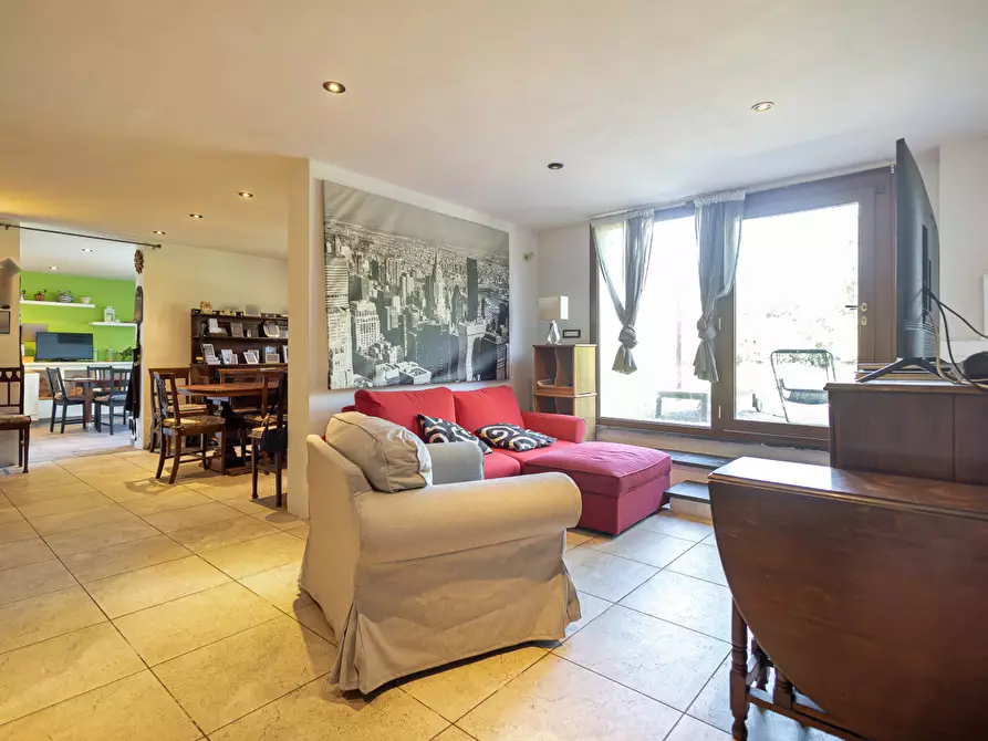 Immagine 9 di Casa indipendente in vendita  a Pisa