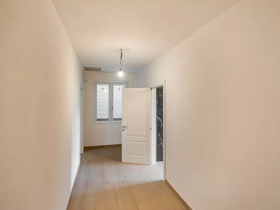 Immagine 23 di Villa in vendita  a Cascina