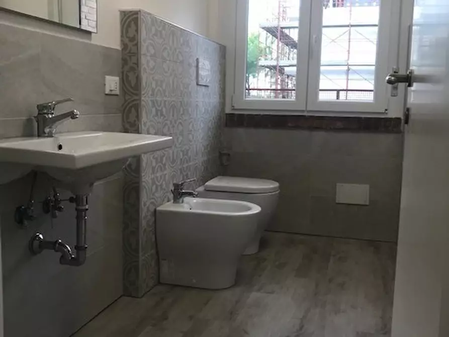 Immagine 17 di Appartamento in affitto  a Pisa