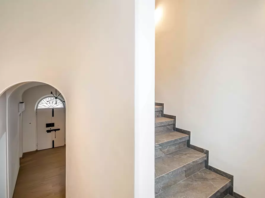 Immagine 14 di Villa in vendita  a Cascina
