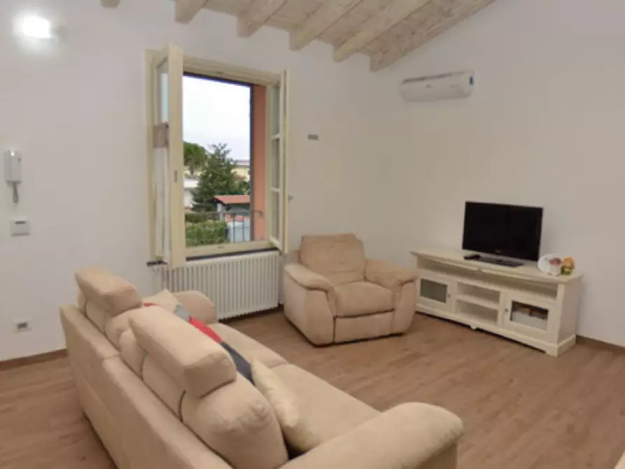 Immagine 4 di Casa bifamiliare in affitto  a Cascina