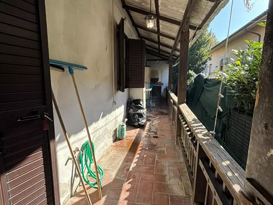 Immagine 10 di Villa in vendita  a Pisa