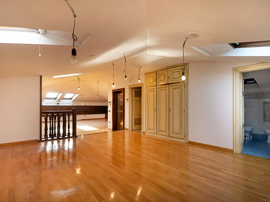 Immagine 41 di Villa in vendita  a Pisa