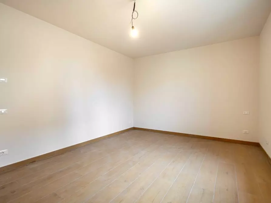 Immagine 28 di Villa in vendita  a Cascina