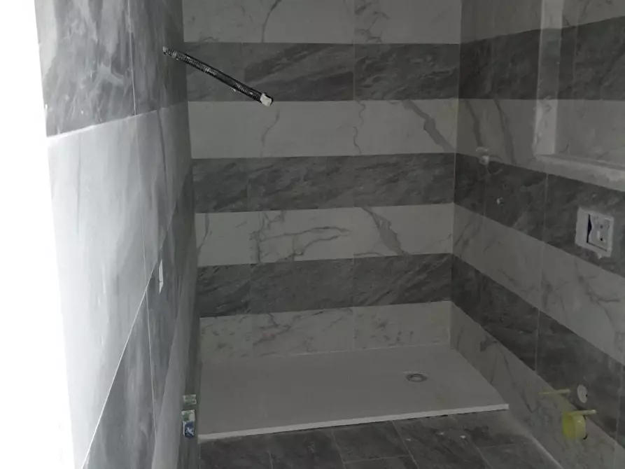 Immagine 17 di Appartamento in vendita  a Pisa