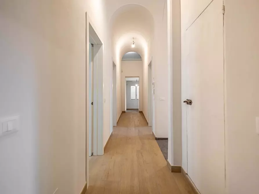 Immagine 19 di Villa in vendita  a Cascina
