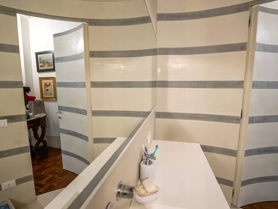 Immagine 22 di Appartamento in vendita  a Pisa