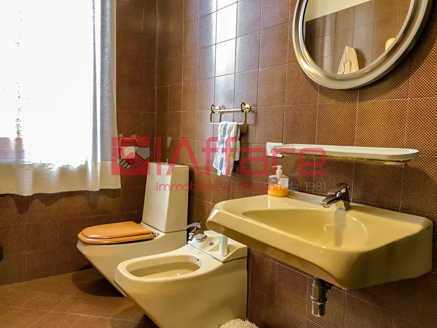 Immagine 27 di Villa in vendita  a Montecatini Terme