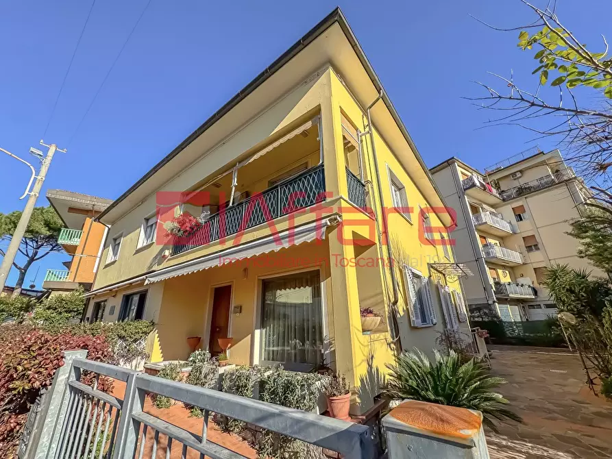 Immagine 47 di Villa in vendita  a Montecatini Terme