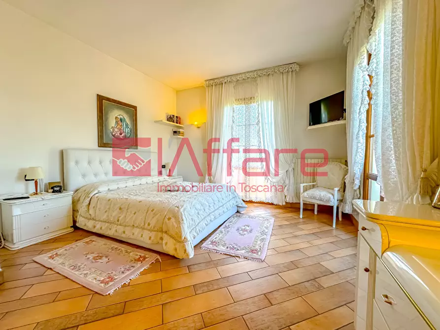 Immagine 38 di Villa in vendita  a Massa E Cozzile