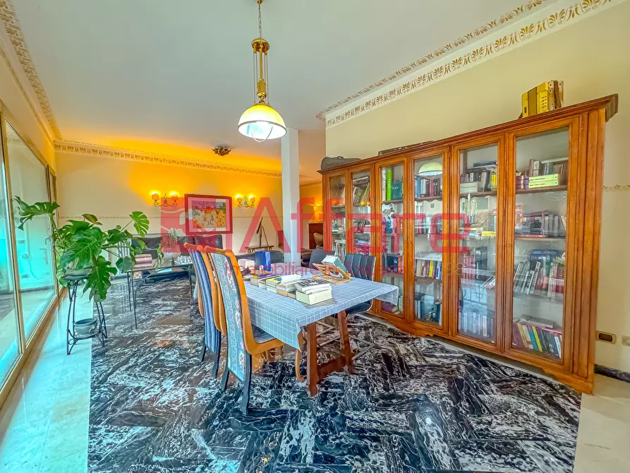 Immagine 8 di Villa in vendita  a Montecatini Terme