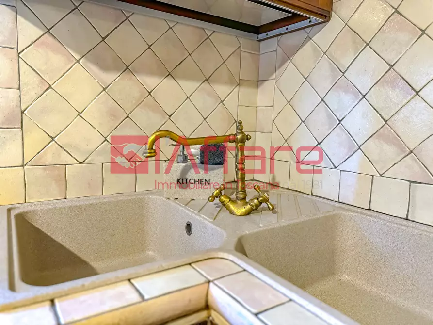 Immagine 31 di Villa in vendita  a Massa E Cozzile