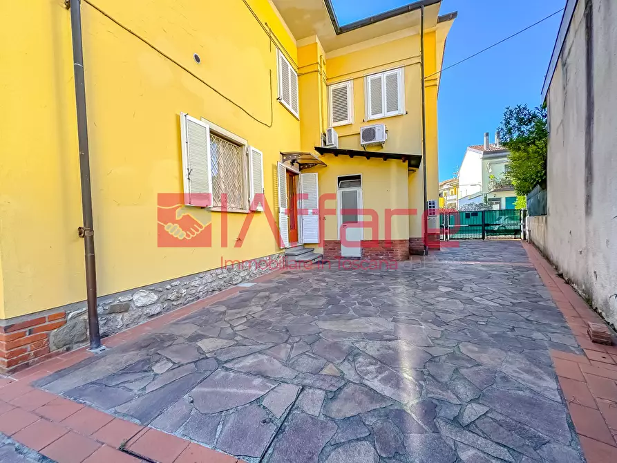 Immagine 54 di Villa in vendita  a Montecatini Terme