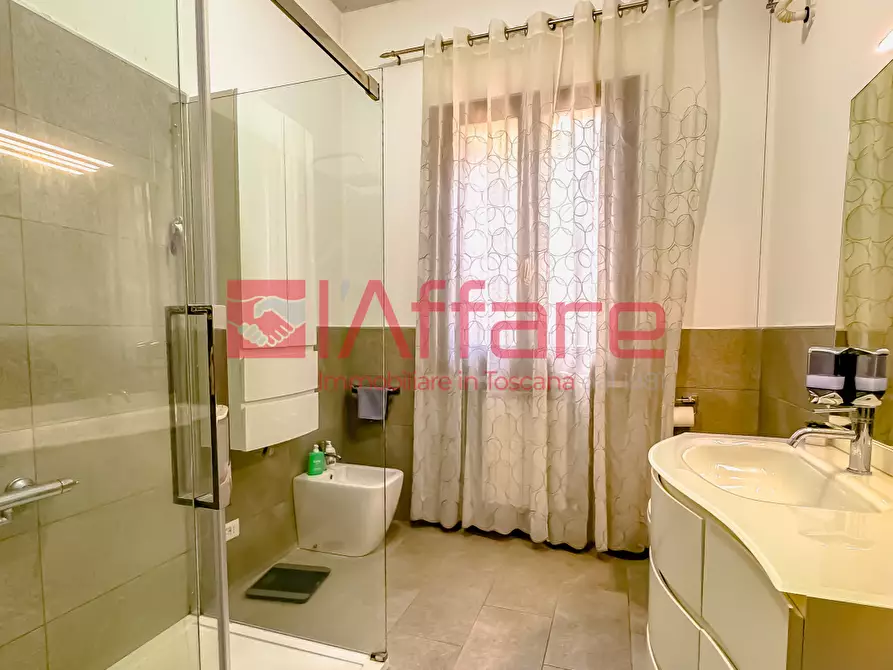 Immagine 16 di Appartamento in vendita  a Montecatini Terme