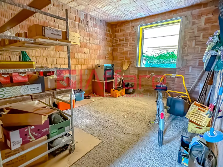 Immagine 17 di Appartamento in vendita  a Chiesina Uzzanese