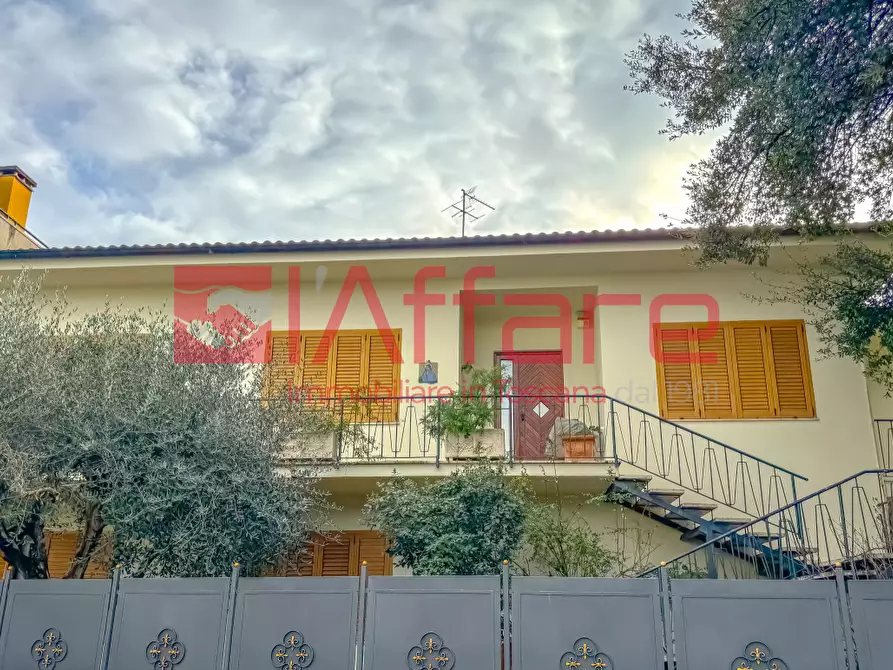 Immagine 5 di Villa in vendita  a Montecatini Terme