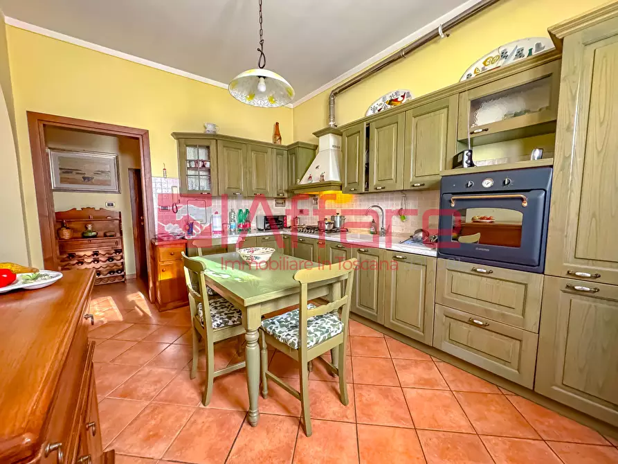 Immagine 4 di Villa in vendita  a Montecatini Terme