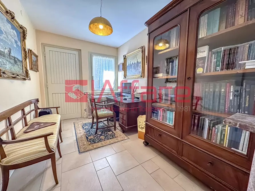 Immagine 21 di Villa in vendita  a Montecatini Terme