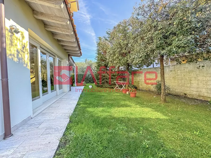 Immagine 61 di Villa in vendita  a Montecatini Terme