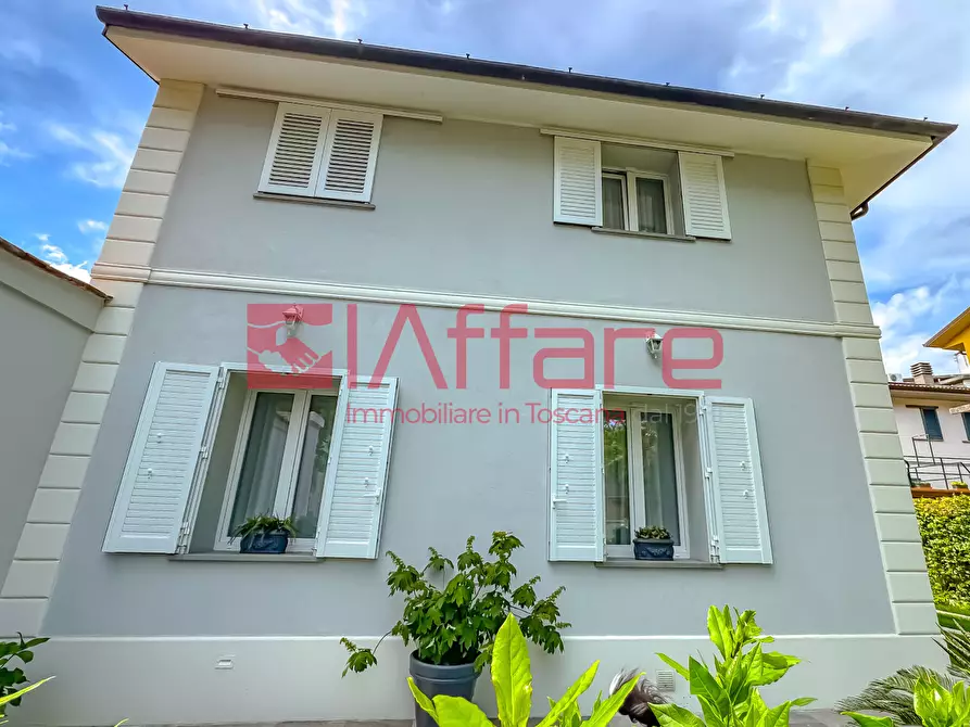 Immagine 7 di Villa in vendita  a Montecatini Terme