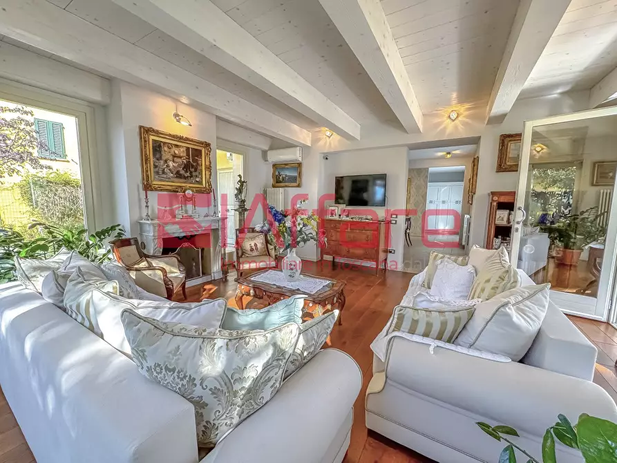 Immagine 7 di Villa in vendita  a Montecatini Terme