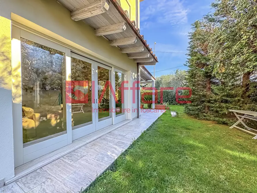 Immagine 60 di Villa in vendita  a Montecatini Terme