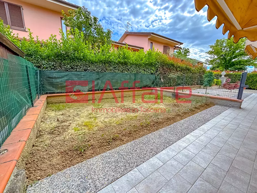 Immagine 11 di Appartamento in vendita  a Chiesina Uzzanese