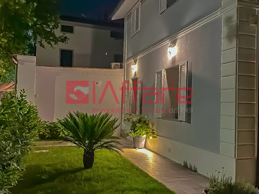 Immagine 30 di Villa in vendita  a Montecatini Terme