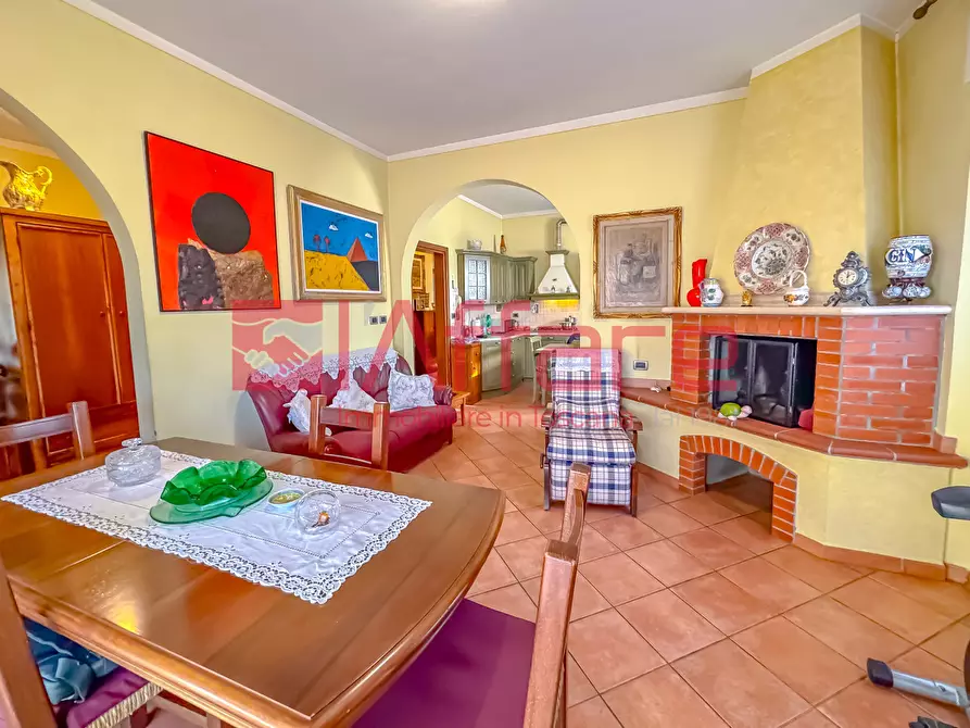 Immagine 3 di Villa in vendita  a Montecatini Terme