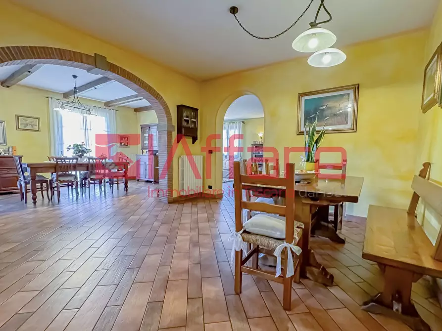 Immagine 29 di Villa in vendita  a Massa E Cozzile