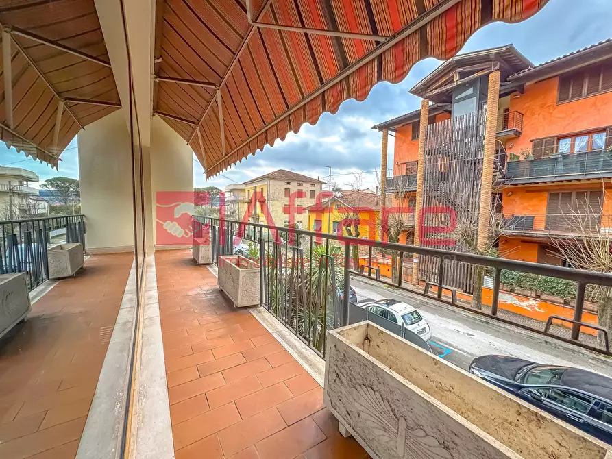 Immagine 12 di Villa in vendita  a Montecatini Terme