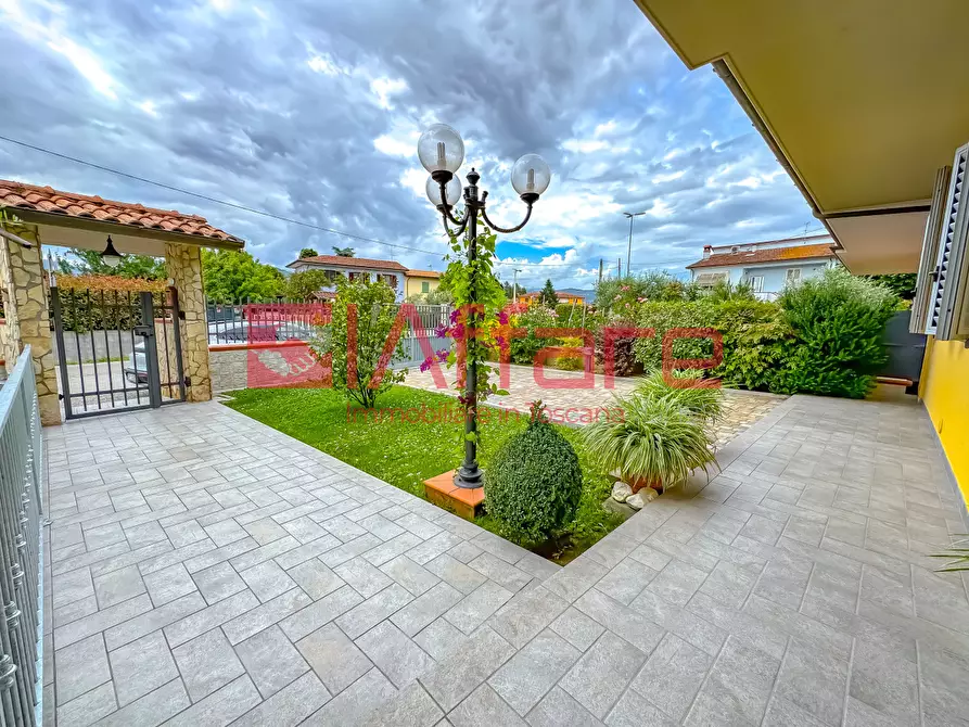 Immagine 3 di Appartamento in vendita  a Chiesina Uzzanese