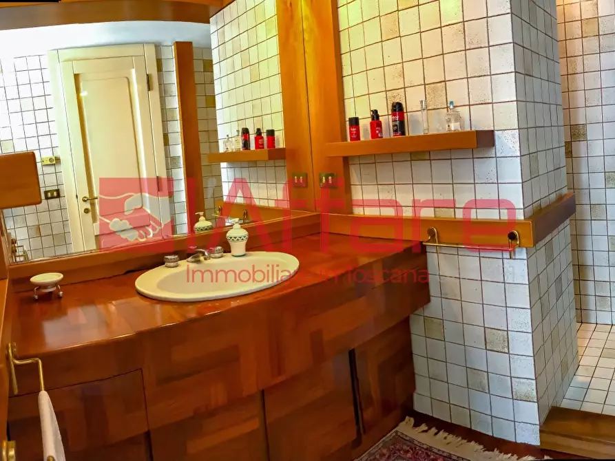 Immagine 25 di Villa in vendita  a Montecatini Terme