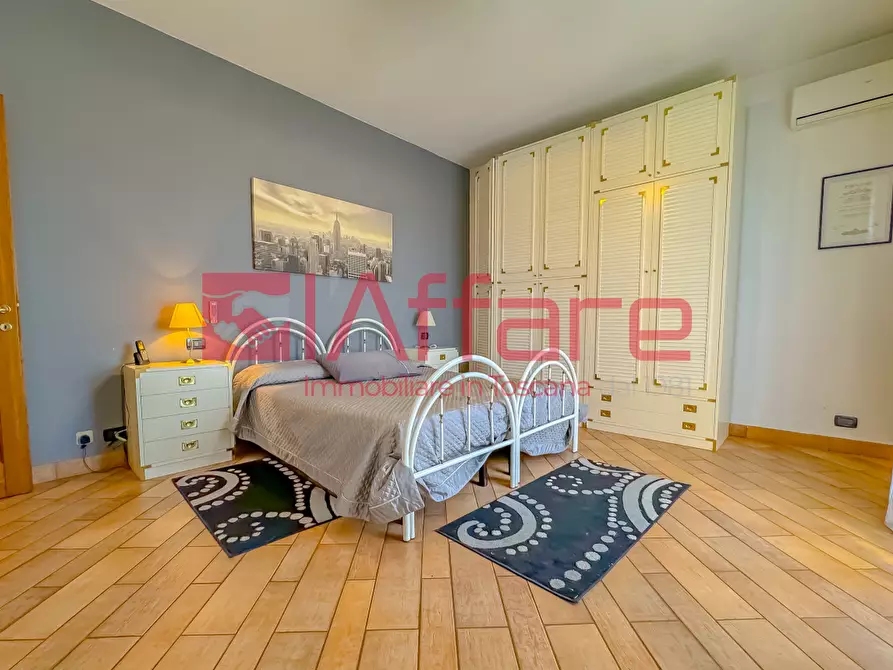 Immagine 41 di Villa in vendita  a Massa E Cozzile