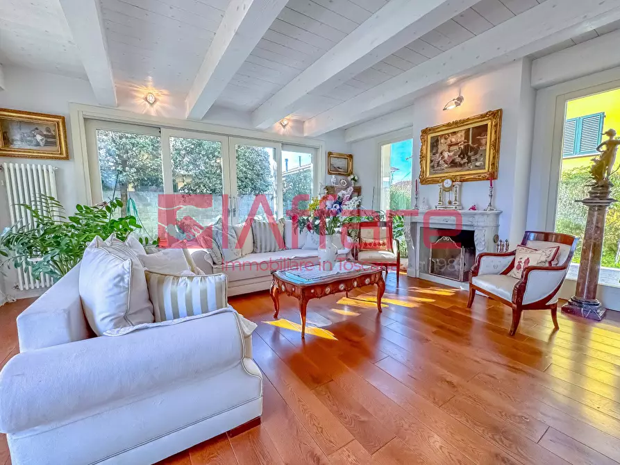 Immagine 9 di Villa in vendita  a Montecatini Terme