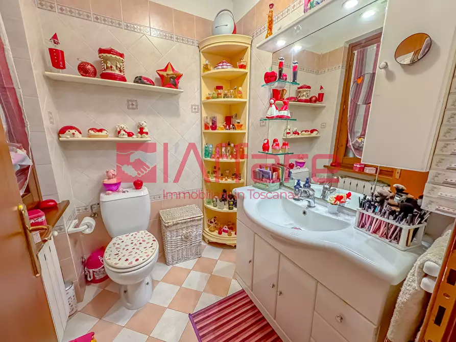 Immagine 10 di Appartamento in vendita  a Lamporecchio