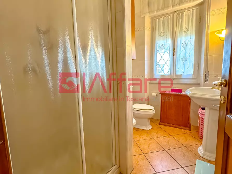 Immagine 11 di Villa in vendita  a Montecatini Terme