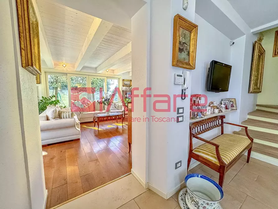 Immagine 11 di Villa in vendita  a Montecatini Terme