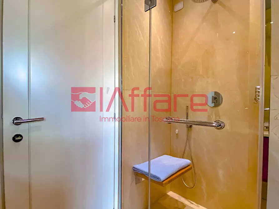 Immagine 31 di Appartamento in vendita  a Montecatini Terme