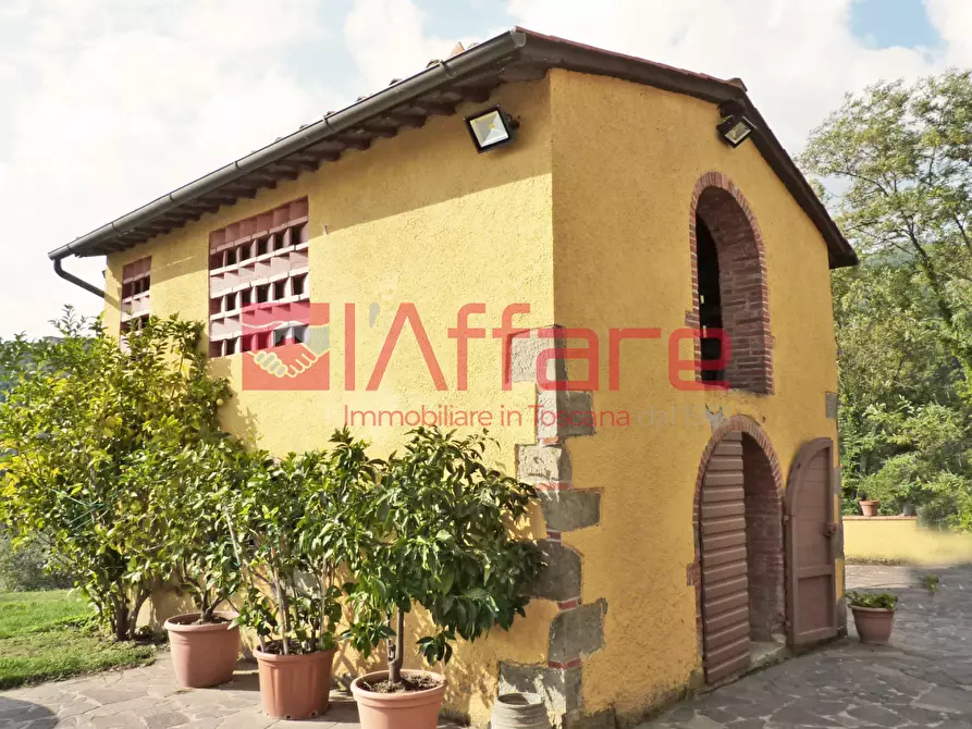 Immagine 2 di Rustico / casale in vendita  a Massa E Cozzile