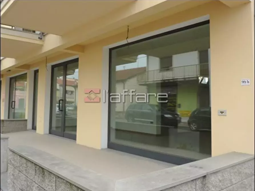 Immagine 2 di Ufficio in affitto  a Montecatini Terme