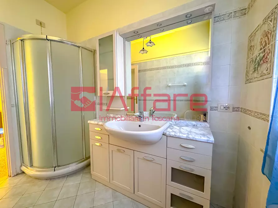 Immagine 36 di Villa in vendita  a Montecatini Terme