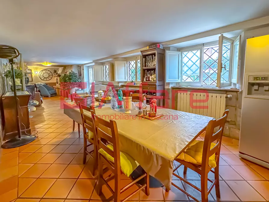 Immagine 42 di Villa in vendita  a Montecatini Terme