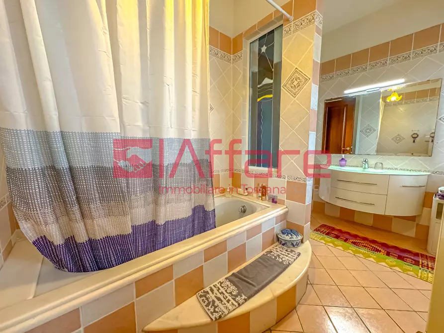 Immagine 40 di Villa in vendita  a Montecatini Terme