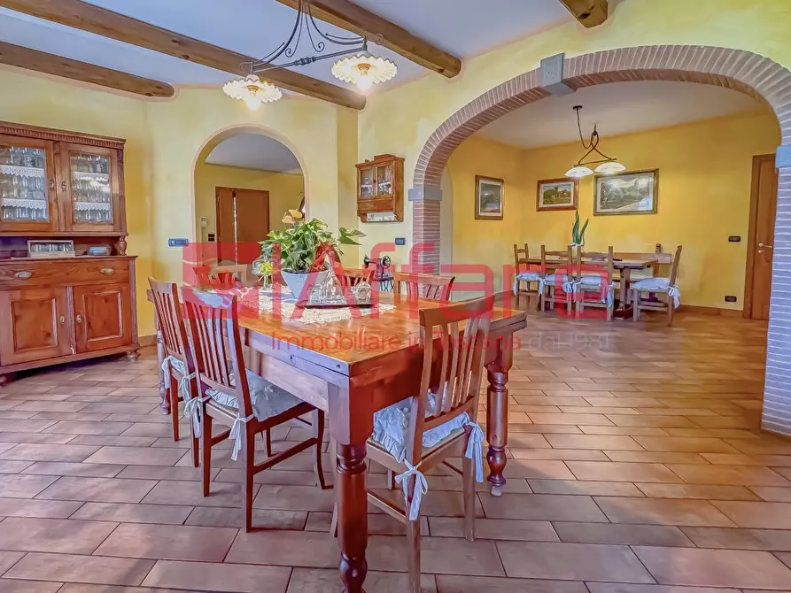 Immagine 24 di Villa in vendita  a Massa E Cozzile