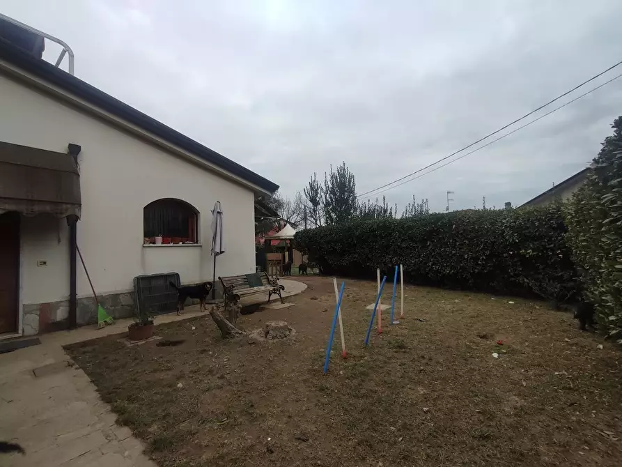 Immagine 12 di Casa semindipendente in vendita  a Castelnuovo Magra