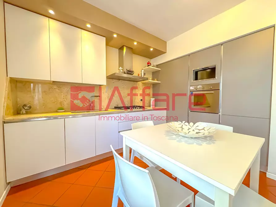 Immagine 4 di Appartamento in vendita  a Massa E Cozzile