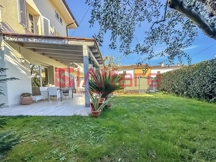 Immagine 63 di Villa in vendita  a Montecatini Terme