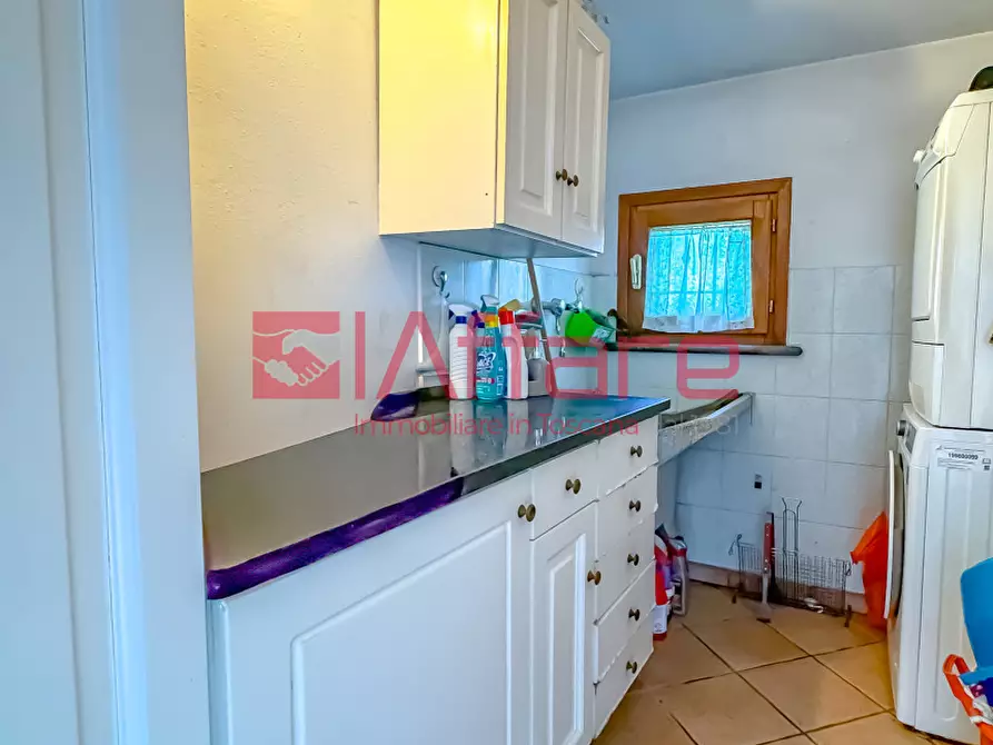 Immagine 32 di Villa in vendita  a Massa E Cozzile