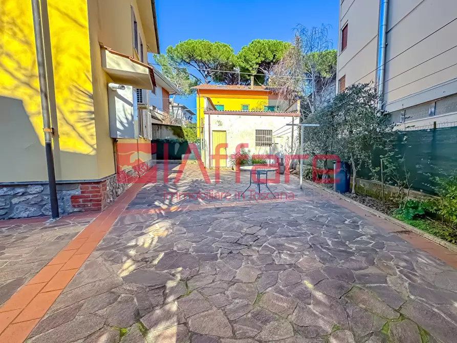 Immagine 50 di Villa in vendita  a Montecatini Terme